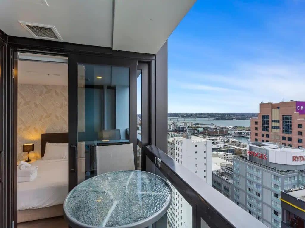 Stunning Apartment Amazing View Near Sky Tower Auckland Bagian luar foto